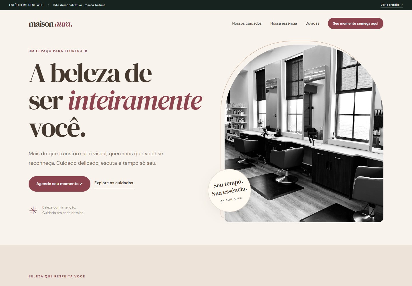 Site Maison Aura: salão com design editorial, tons suaves e agendamento